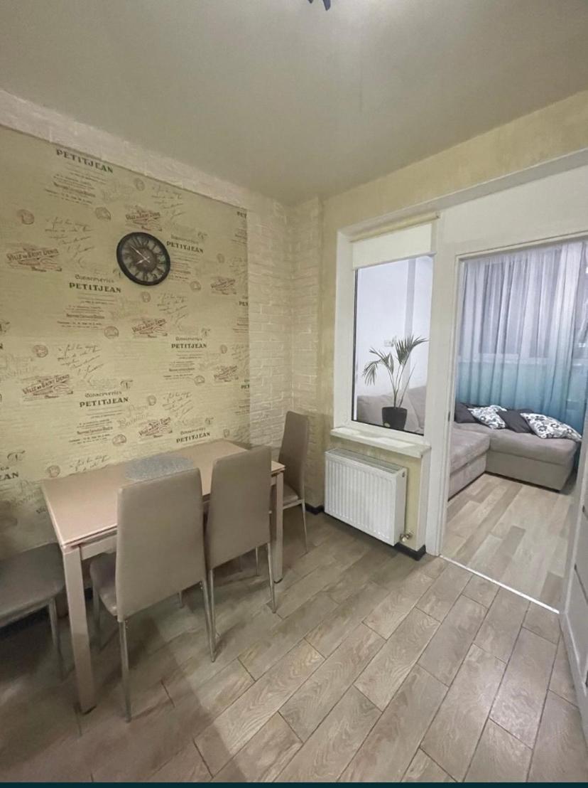 New Studio Apartment Одесса Экстерьер фото